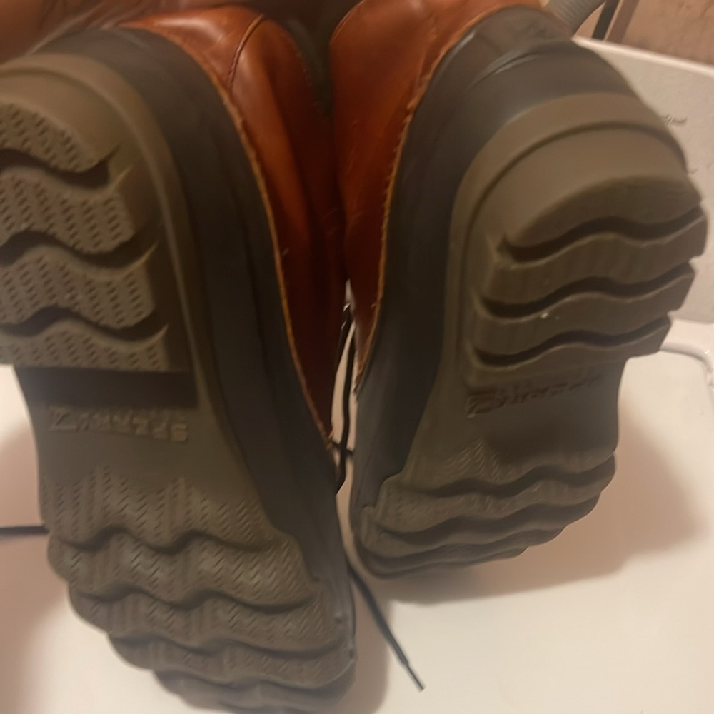 Sperry - Picture 4 of 5